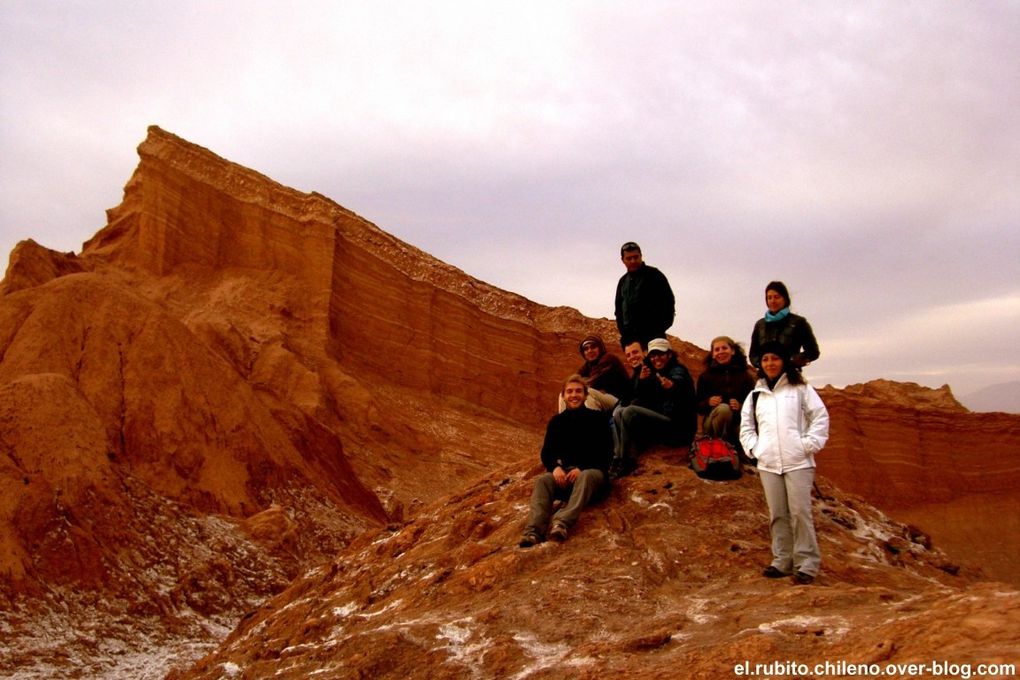 Une visite d'un canyon au milieu d'un paysage lunaire et le tout dans le désert d'Atacama. Suivi d'un couché du soleil depuis la Vallée de la Luna.
Pas mal pour une première journée !
