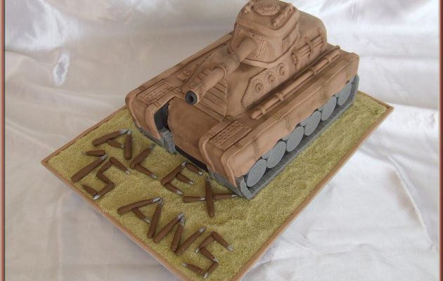 Gâteau 3D en forme de tank et recette du gâteau chocolat amande...