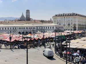 le mythique marché de Porta Palazzo, le plus vaste d'Europe