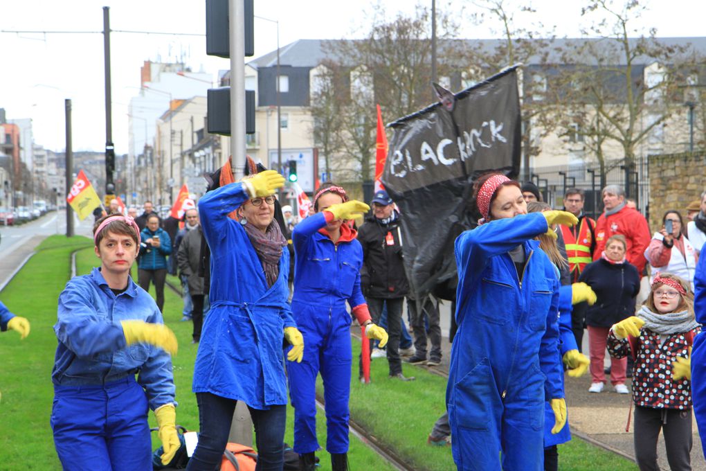 15.01.2020 RDV à L'Hôpital sous la pluie, mais on est là pour conserver notre retraite!!!