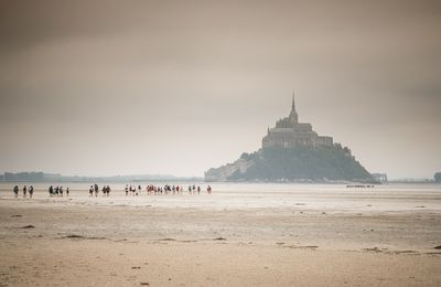 Urgent : il reste une place pour la journée de Samedi àau Mont Saint-Michel !