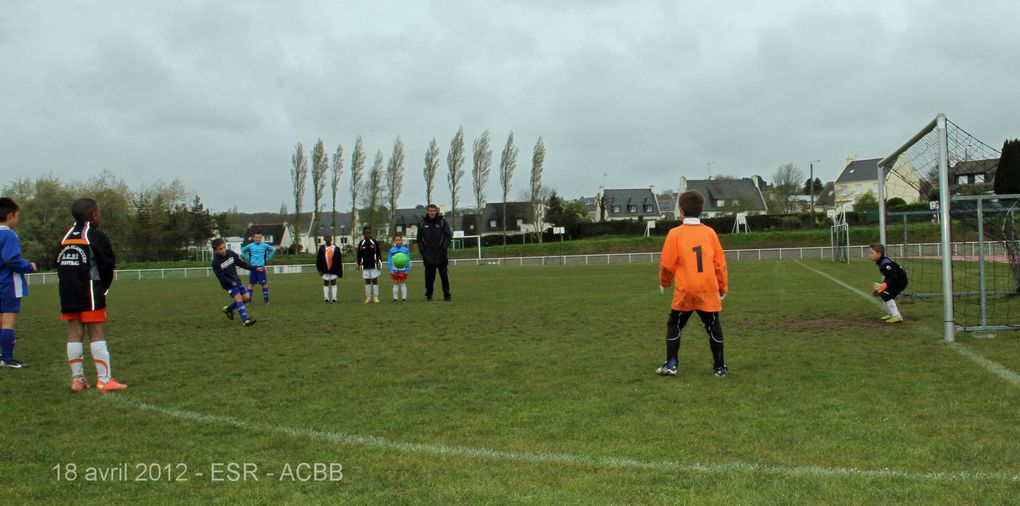 Visite des U7, U8 et U9 de l'AC Boulogne Billancourt, en stage à Châteaulin, à leurs homologues de
l'Etoile Saint Roger.