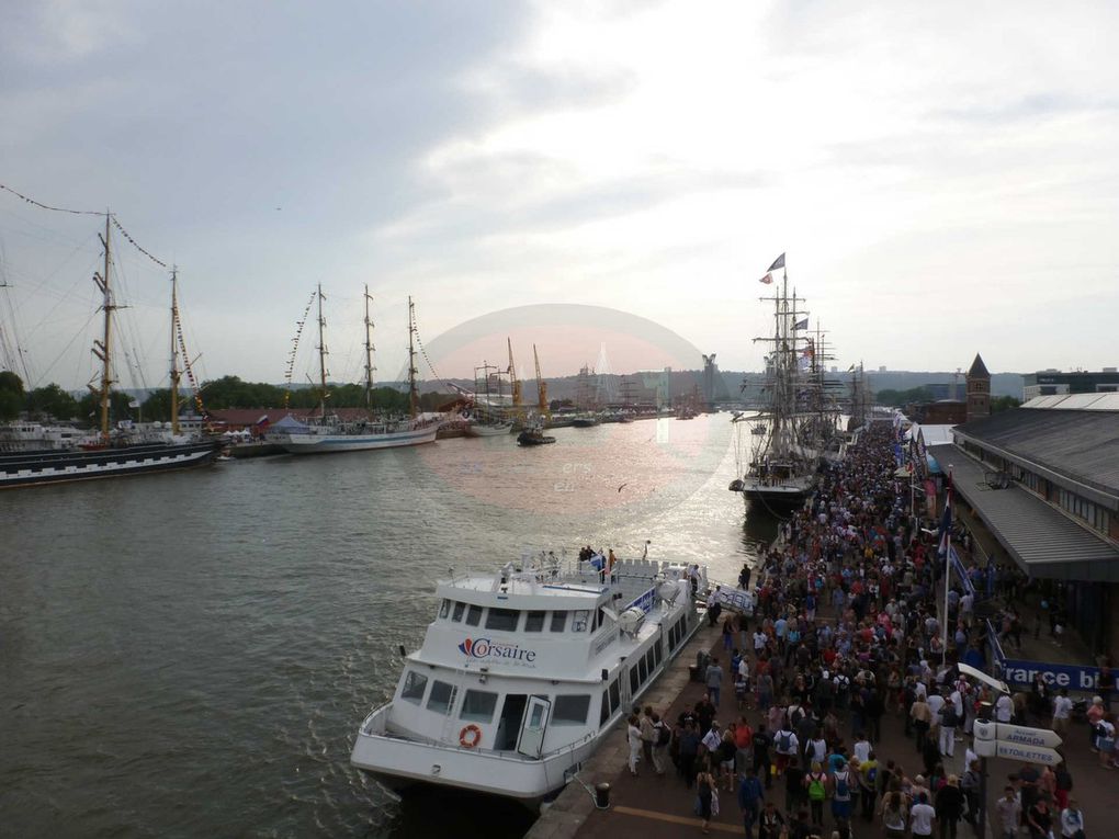 Dernières heures pour profiter de l'Armada. Je vous propose un bref aperçu des voilers présents à ce magnifique rendez-vous. Si un navire n'a pas son nom sur l'image, c'est qu'il a été présenté en amont.