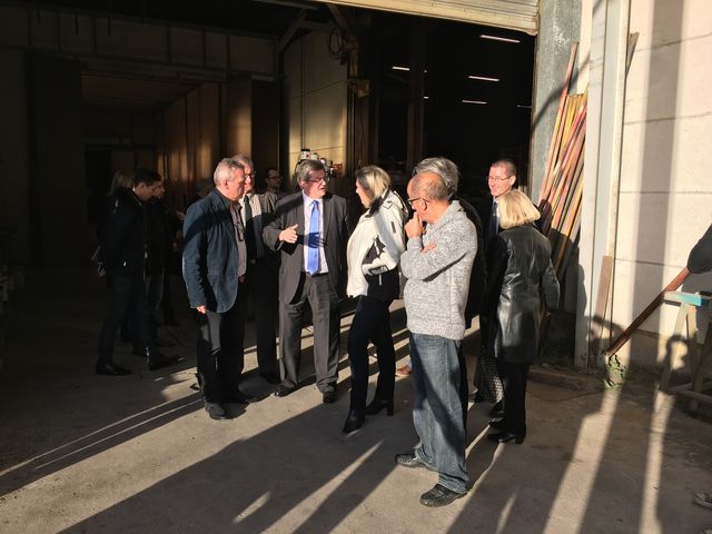 Marine Le Pen visite une entreprise de Rantigny