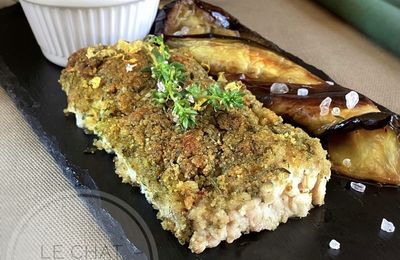 Poisson en croûte d’herbes et sauce aux poivrons rouges