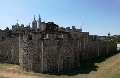 La Tour de Londres (extérieur) et Tower Bridge - Londres, été 2018.