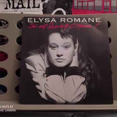 Élysa romane, une chanteuse française qui n'aura sorti qu'un seul titre en 1990 "où est Scarlett O'hara?"