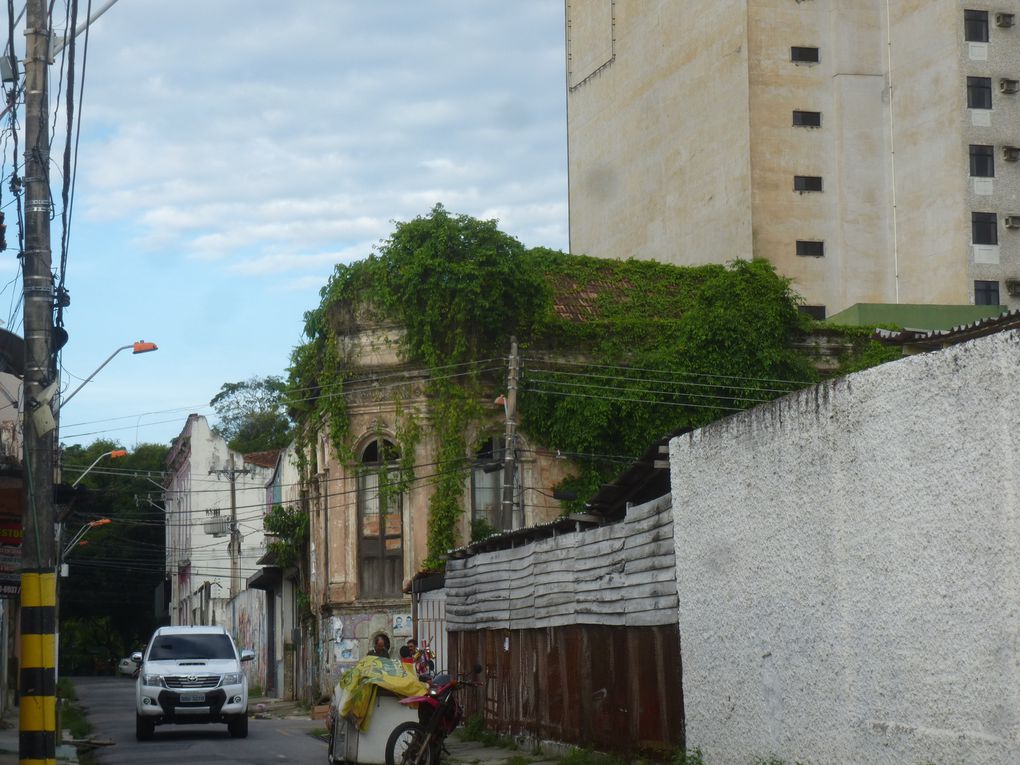 La journée à Belém, vieille cité marchande à la prospérité ternie.