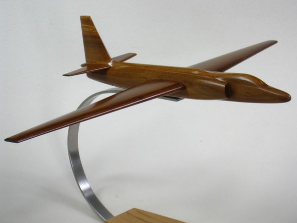 Lockheed-Martin U-2 (échelle : 1/75°, bois : prunier)