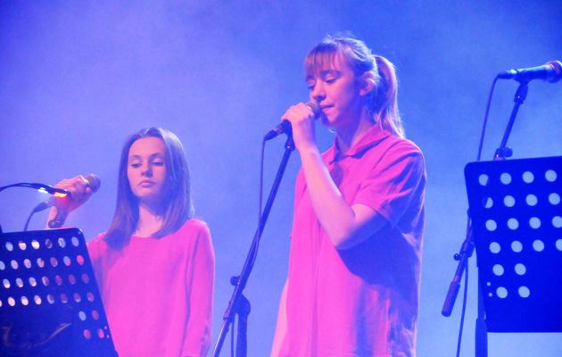 Les premières photos des collégiens artistes lors de leur concert avec Makja du 27 janvier 2017 à Fumel.