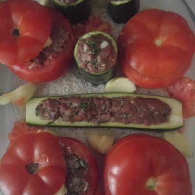 Tomates et courgettes farçies (farce au boeuf)