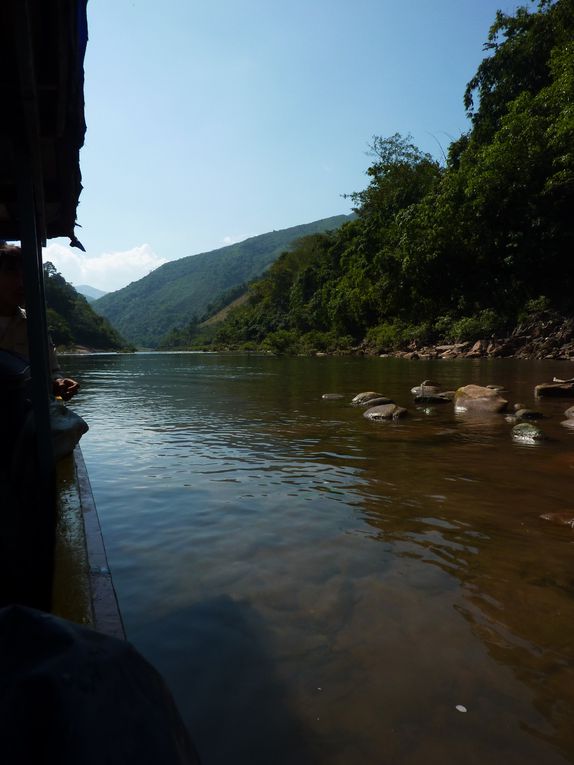 Montee vers le nord du nord du Laos pour se rapprocher de la Chine et voir ...