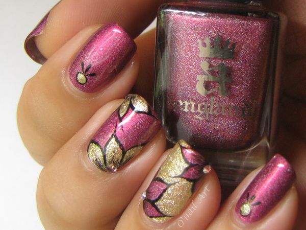 Fleurs vernis sur "Honey Ryder" de OPI et "Briar Rose" de A England