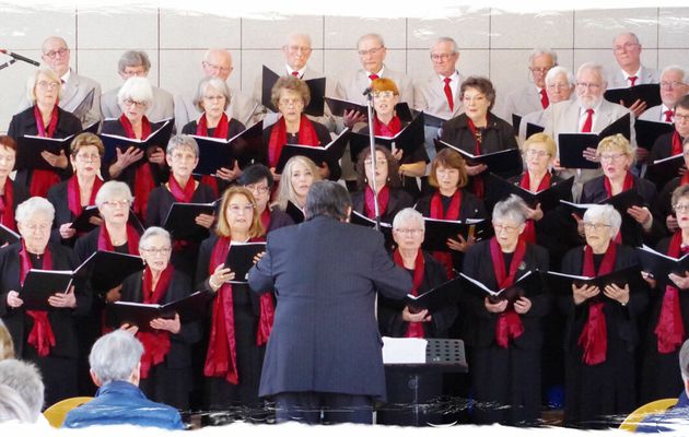 16.04.2023 KERNILIS concert de la CHORALE DE LA COTE DES LEGENDES de LESNEVEN avec la CHORALE SI CA VOUS CHANTE de GUISSENY