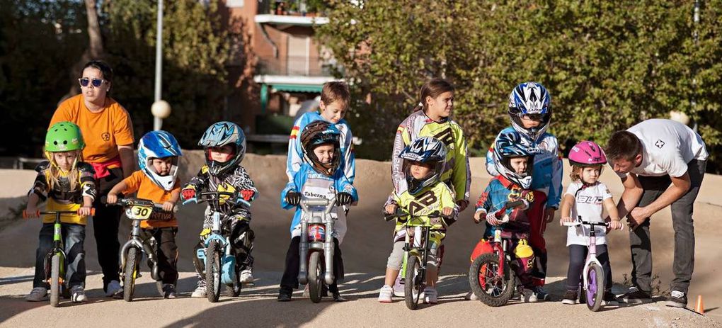 Classe 1. Activités récréative baby de vélo. 