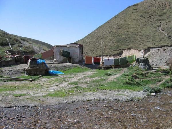 Photos des repérages faits entre le 7 et le 12 mai, dans la région de Naryn, puis sur la route de Barksoon et au sud du lac Issy Koul.