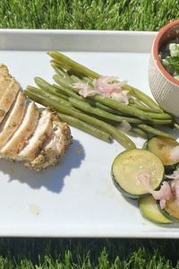 Filets de poulet aux épices persillade, tzatzíki et salade de haricots verts  4💙