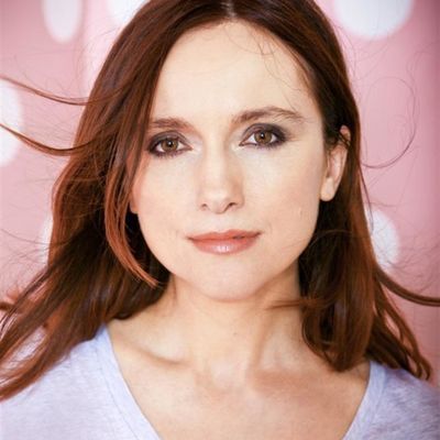 margot abascal, une actrice, réalisatrice et chanteuse française, elle chante avec philippe katherine et continue un parcours scénique et filmique avec mireille havet