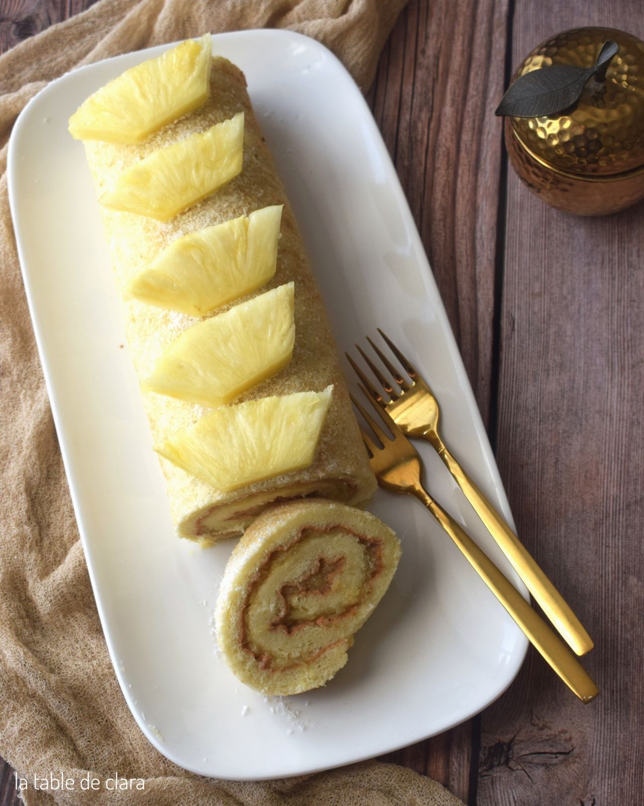 Gâteau roulé l'ananas frais
