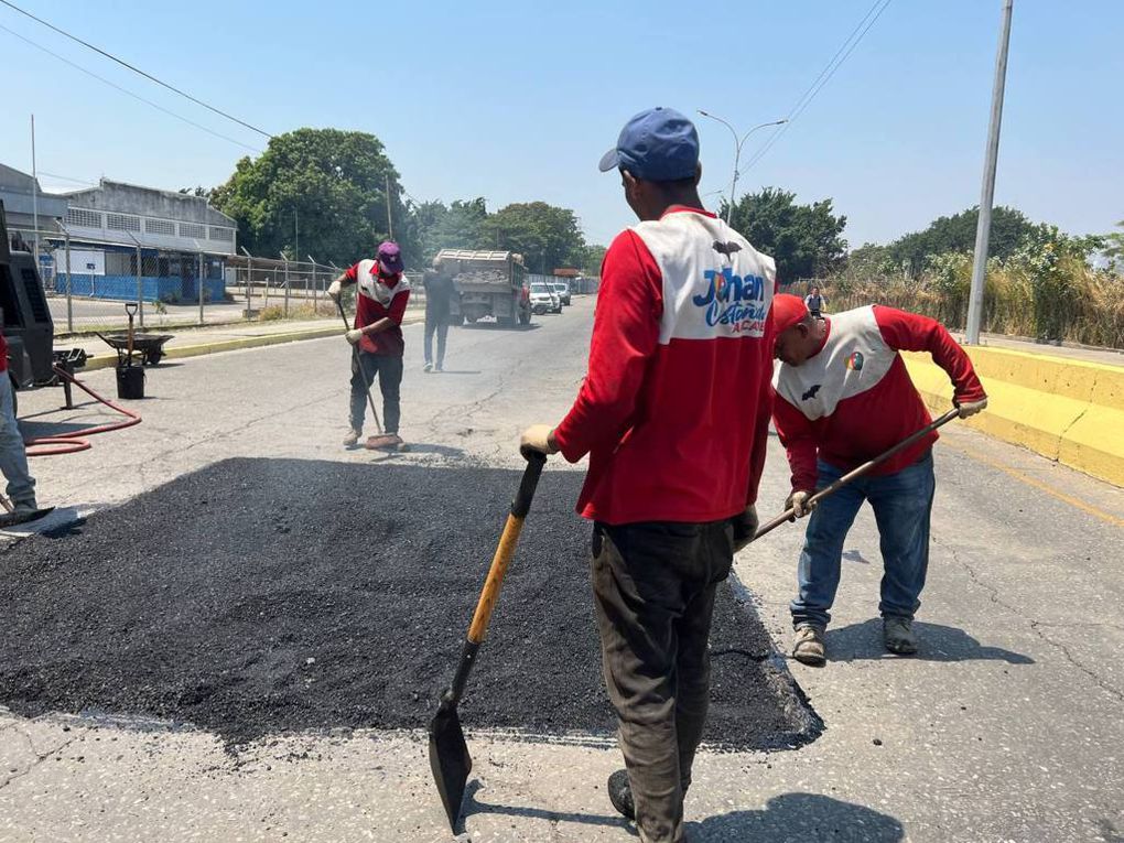 “Plan de Asfaltado 2023” continúa desplegada en calles y avenidas del municipio Guacara 