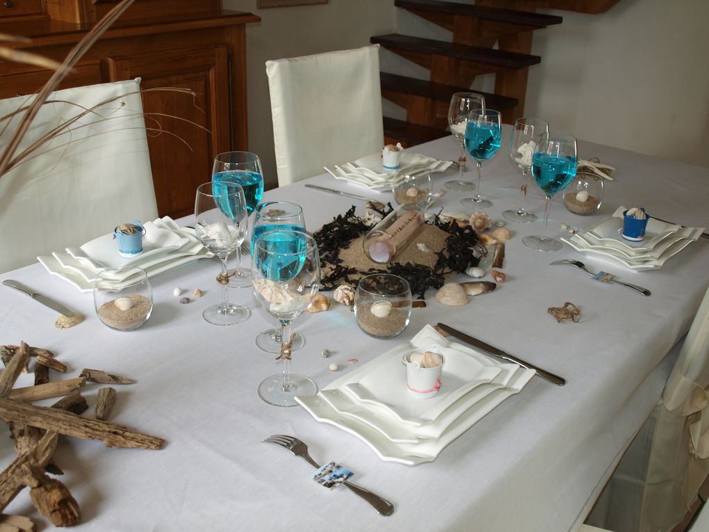 Une table "souvenirs de vacances" réalisée avec ce que la nature nous offre en bord de mer.