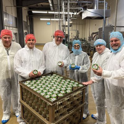 Zu Gast bei „Opa’s und Oma’s“  Landrat Thomas Eberth besucht Wurstspezialitäten-Hersteller Mehlig & Heller in Veitshöchheim