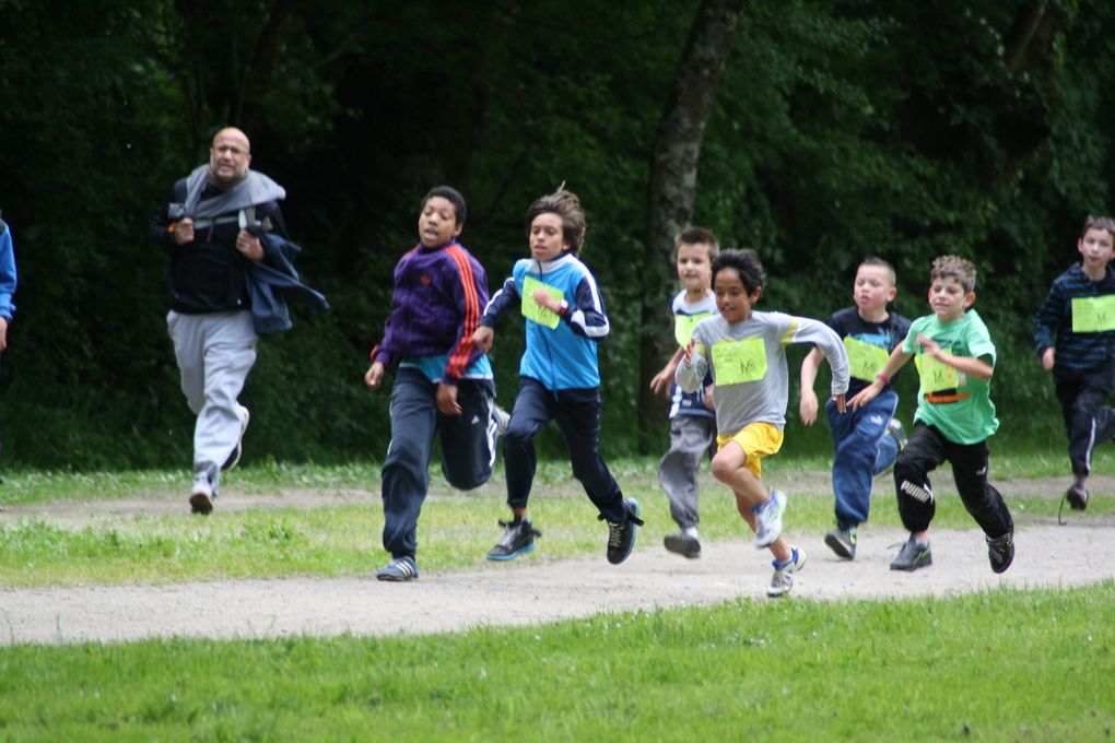 Vues du cross organisé par les parents et professionnels des écoles  Condorcet, avec l'appui du Centre socio-culturel du Tillay et de ses bénévoles, le 25 mai 2013.