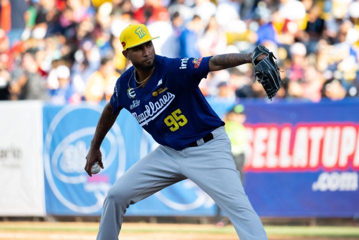 Martínez lideró dramática victoria de Magallanes ante La Guaira en extrainnings del Universitario en Caracas