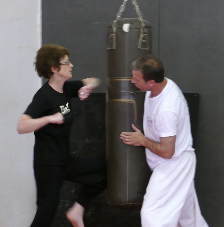 Self défense jujitsu, idéal pour self-défense pour les femmes! Jeunes ou un peu moins jeunes