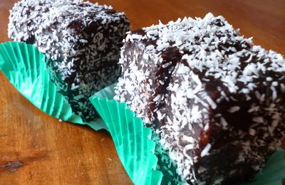 Lamington cake