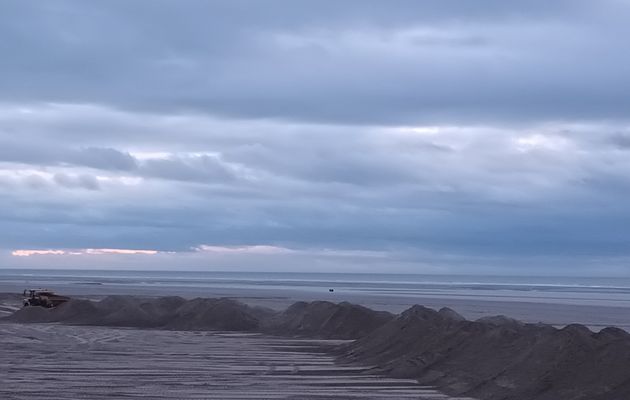 DU SABLE ET ENCORE DU SABLE 