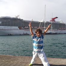 Port de Papeete: le paquebot CARNIVAL LEGEND