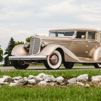 VOITURES DE LEGENDE (1123) : DUESENBERG  MODEL J SEDAN SWB BY BOHMAN & SCHWARTZ - 1929