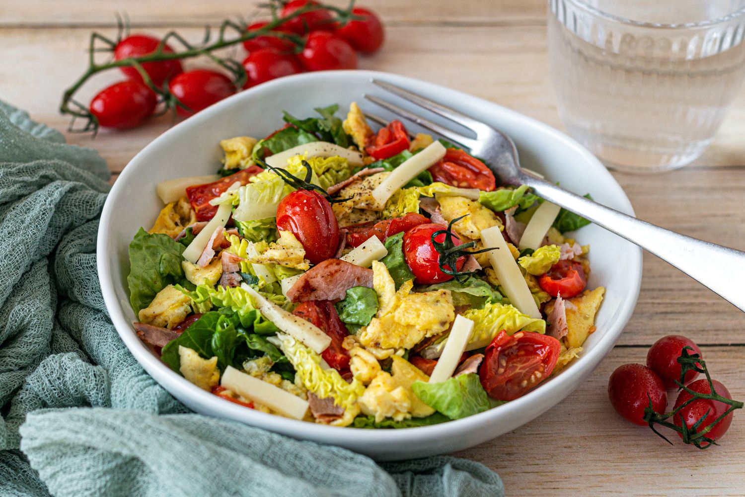 Salade A L Omelette Et Tomates Cerises Roties Amandine Cooking