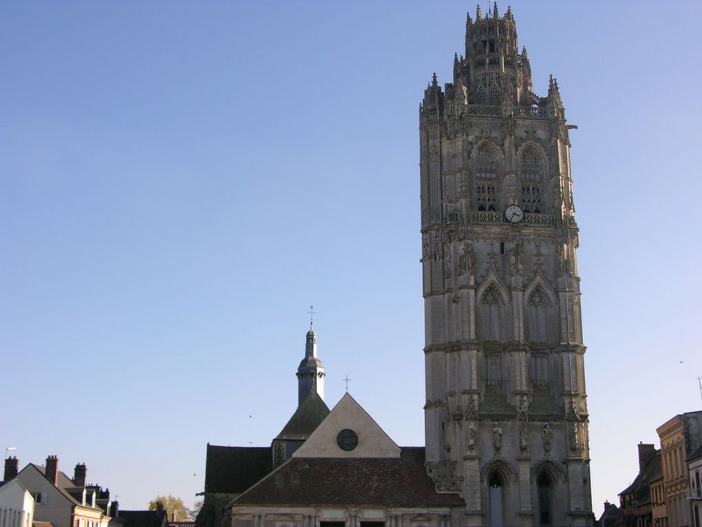 Eglise de la Madeleine et sa tour de 56 mètres