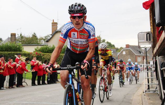 Le Pas (53) - 3+J - dimanche 9 octobre - victoire de Pascal Dugast (Sablé Sarthe Cyclisme PdL)