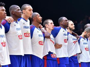 L'équipe de France tentera de monter sur le podium de l'EuroBasket ce dimanche, mais la Serbie de Milos Teodosic et de Nemanja Bjelica n'entend pas les choses de cette oreille car les serbes veulent aussi rentrer à Belgrade avec une médaille autour du coud.