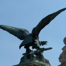 L'oiseau Turul. Animaux et mythes d'origine.