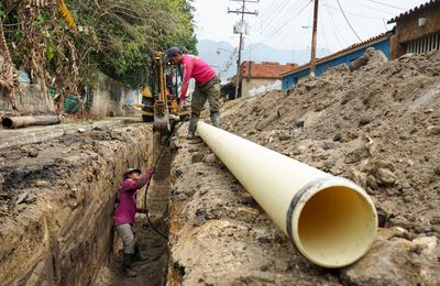 Sustitución de colector en Barrio La Luz de Naguanagua benefició a más de mil 300 familias