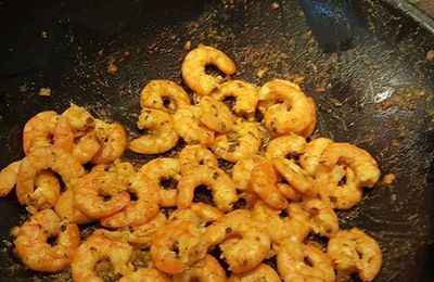 Crevettes sautées aux épices.