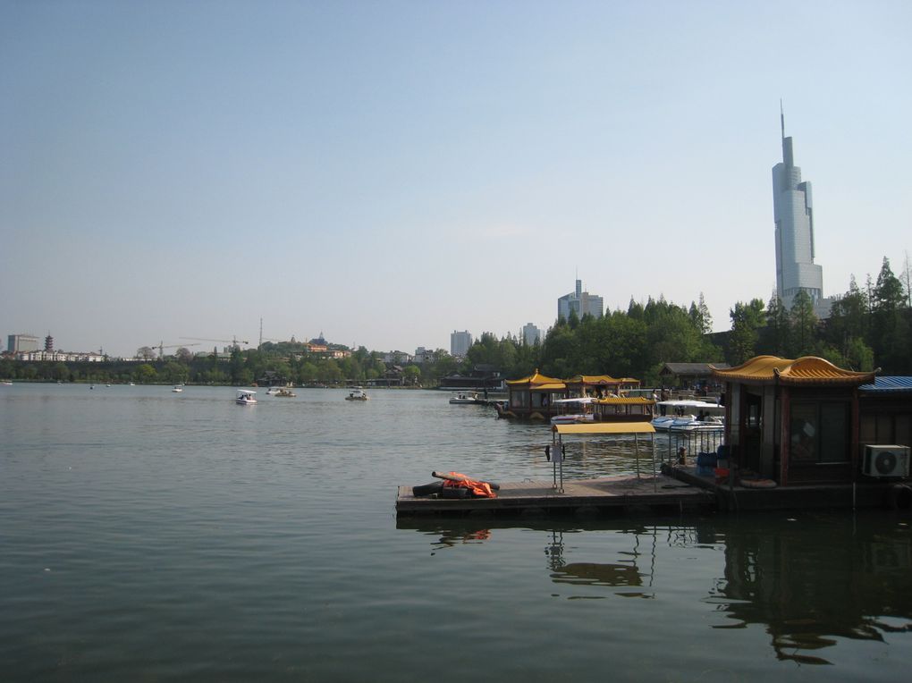 Après-midi au parc du lac Xuanwu le dimanche 24 avril.