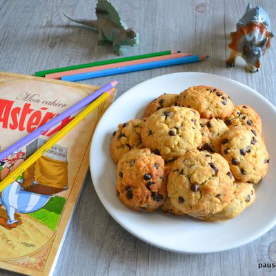 Cookies aux pépites de chocolat fourrés au beurre de cacahuètes