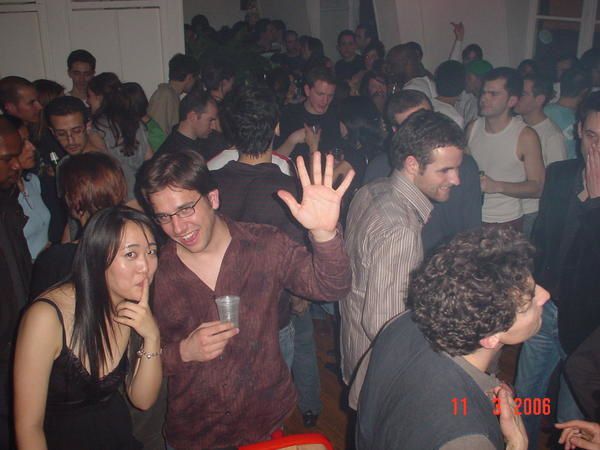 Le 10/03/2006, les nuits &agrave; Aligre sont toujours chaudes, et se terminent &agrave; Cheers en g&eacute;n&eacute;ral, &ccedil;a c'est de la soir&eacute;e!!!