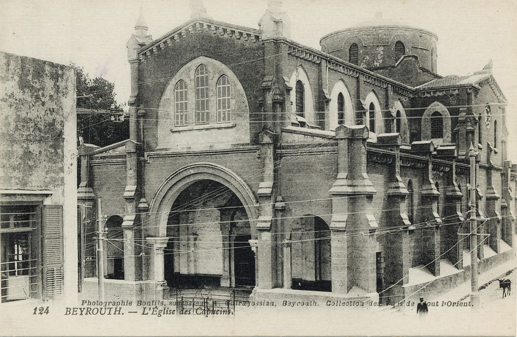 L'église Saint-Louis des Capucins, où ma mère fut baptisée en 1923. Carte postale d'époque et photo personnelle 2005