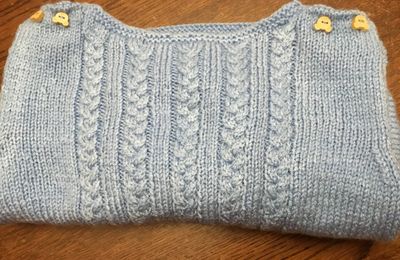 Un joli pull enfant modèle Tiboodoo et ses explications