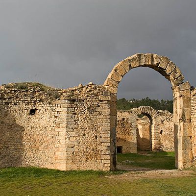 Lorsque les croyants sont catéchisés, ils sont ajustés par les bâtisseurs. La maison de Dieu existe lorsque la charité vient tout assembler