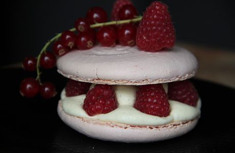 Macaron king size framboises et crème mousseline