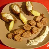 Saucisses fumées, pommes de terre grillées et fromage blanc - Chez Mamigoz