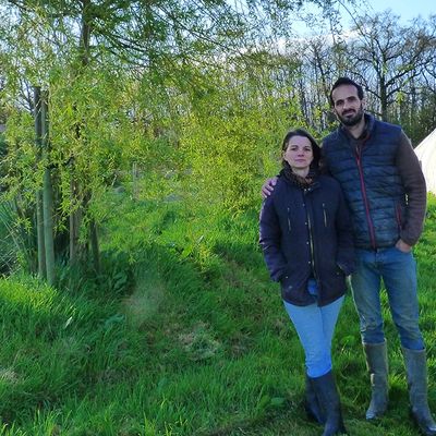 Ce couple de maraîchers bio se ba pour vivre sobrement de leurs terres................