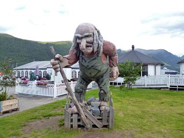 La statue d’un troll